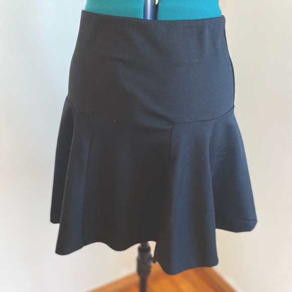 Elle Dresses & Skirts - Black Elle mini Skirt